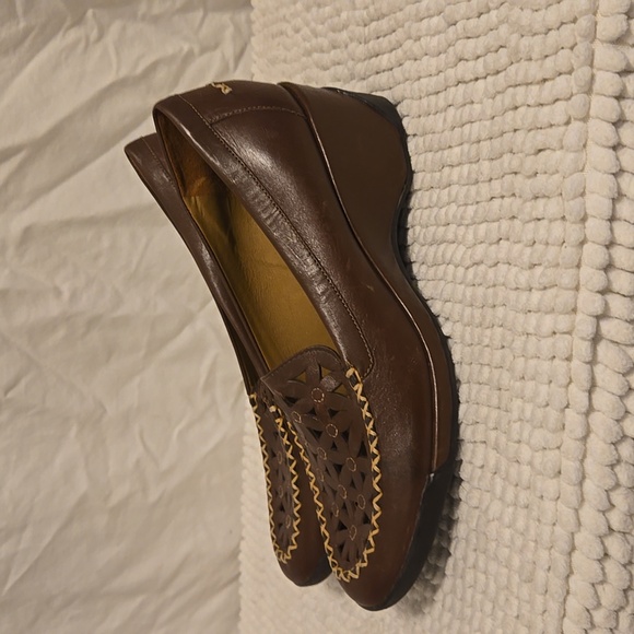 Nurture Gardner Leather Laser Cut Loafer sz 8M - Picture 2 of 5